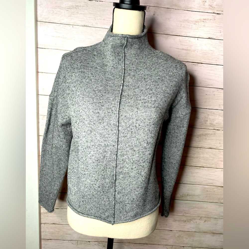 Pull over sweater